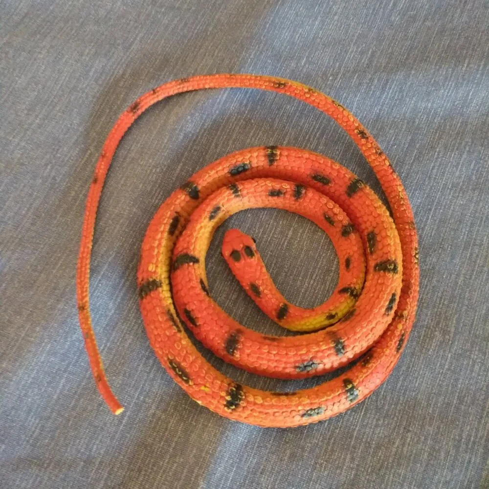 Snakes plastic toys x 6